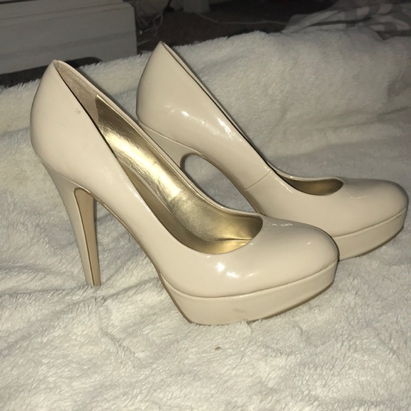 GUESS heels - Picture 2 of 4